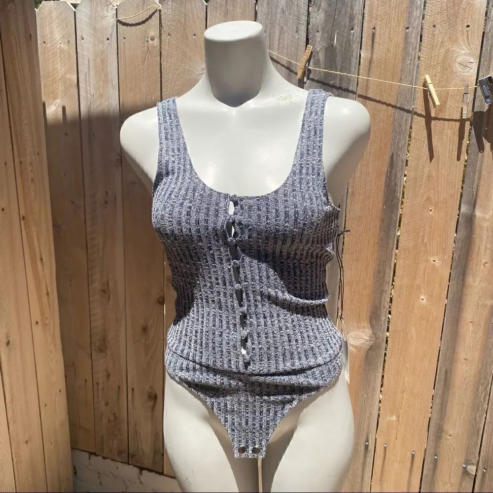 PRIVACY PLEASE Ribbed Button Front Bodysuit size Small NWT